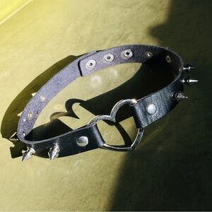 Heart Spike Collar